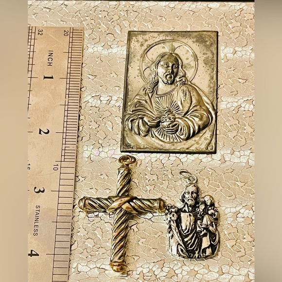 Lot Of 3 VTG St Joseph Pendant Icon Jesus Joseph Medal Crusifix Cross Catholic 7 - Picture 2 of 5